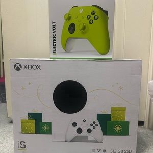 Xbox Series S with Extra Controller NEW IN BOX